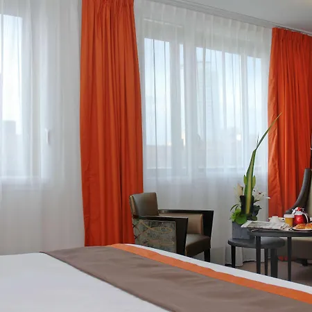 Hotel Mercure Centre - Gare Part Dieu 4*