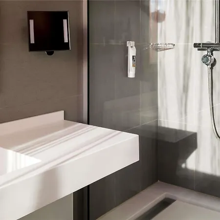 Hotel Mercure Centre - Gare Part Dieu 4*