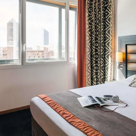 Hotel Mercure Centre - Gare Part Dieu 4*