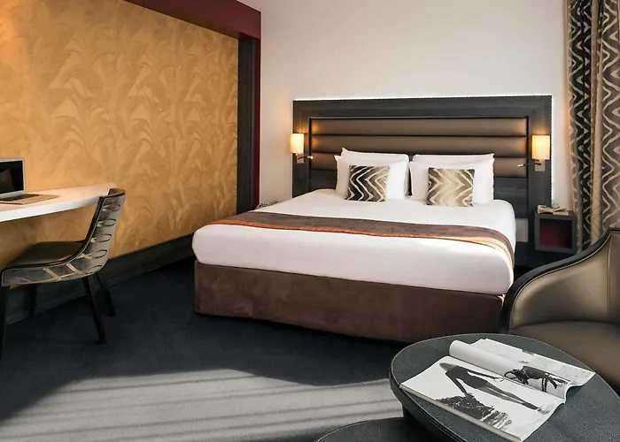 Hotell Mercure Centre - Gare Part Dieu 4*